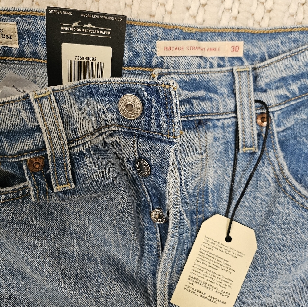 NWT Levi's Ribcag Straight Ankle - Picture 4 of 4